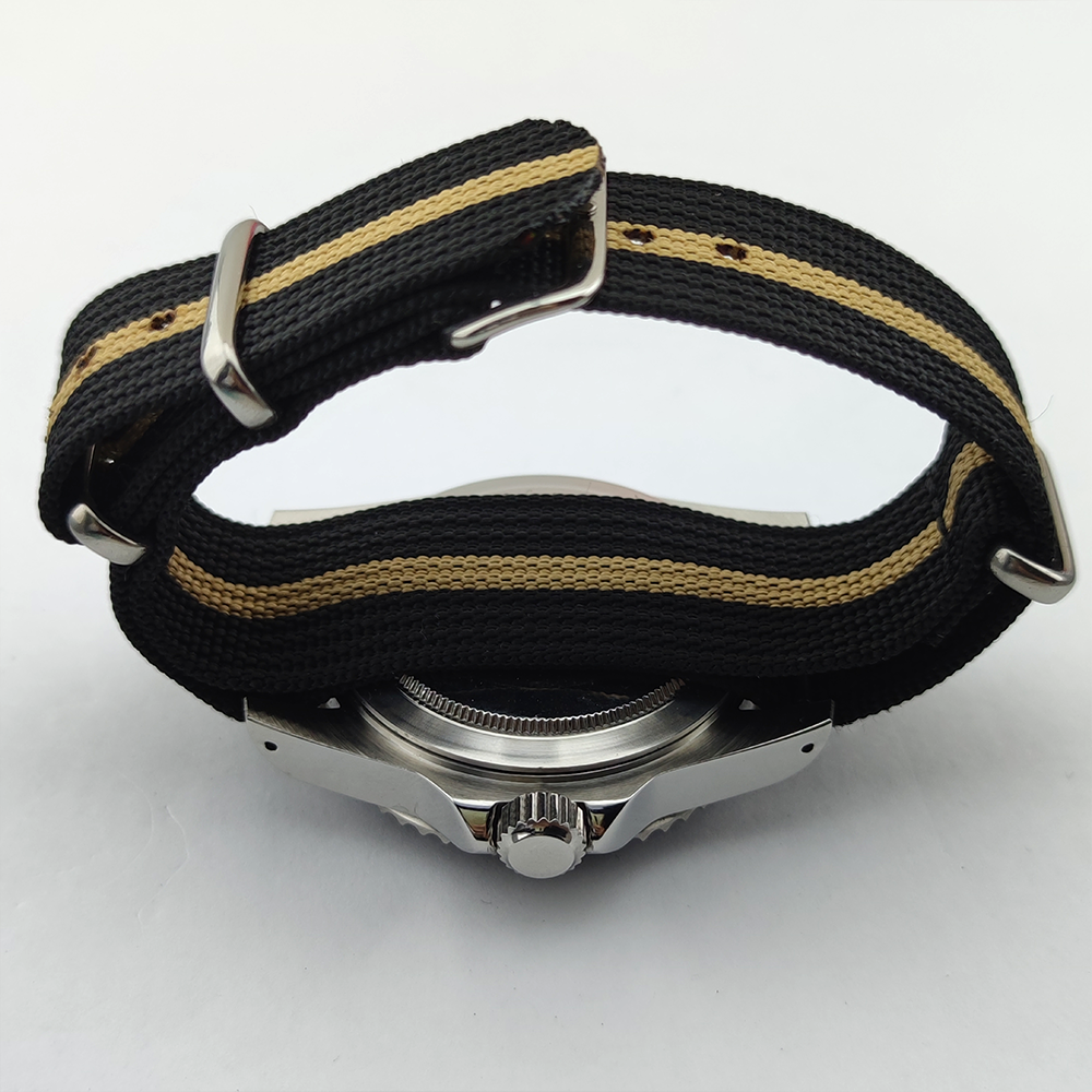 Vintage Diver Automatic Watch  - đánh giá và giá Tropic Strap Vintage